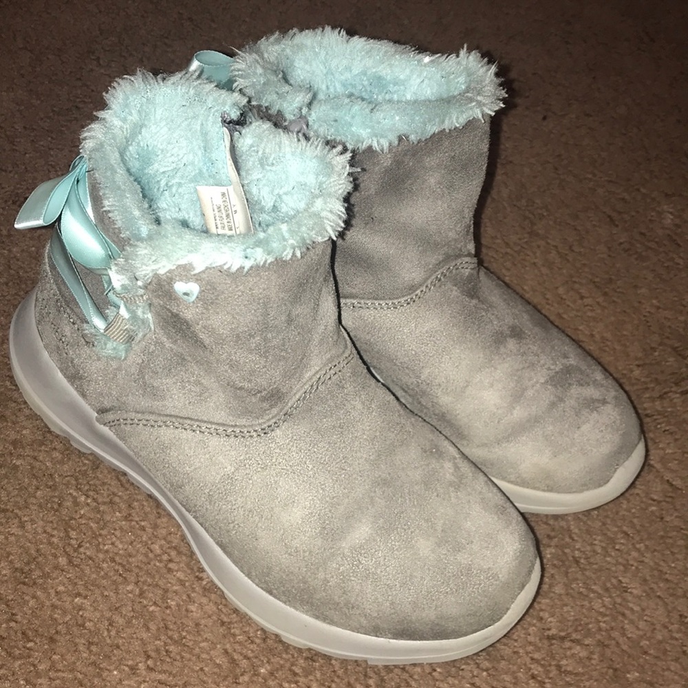 Little girls sketcher boots !